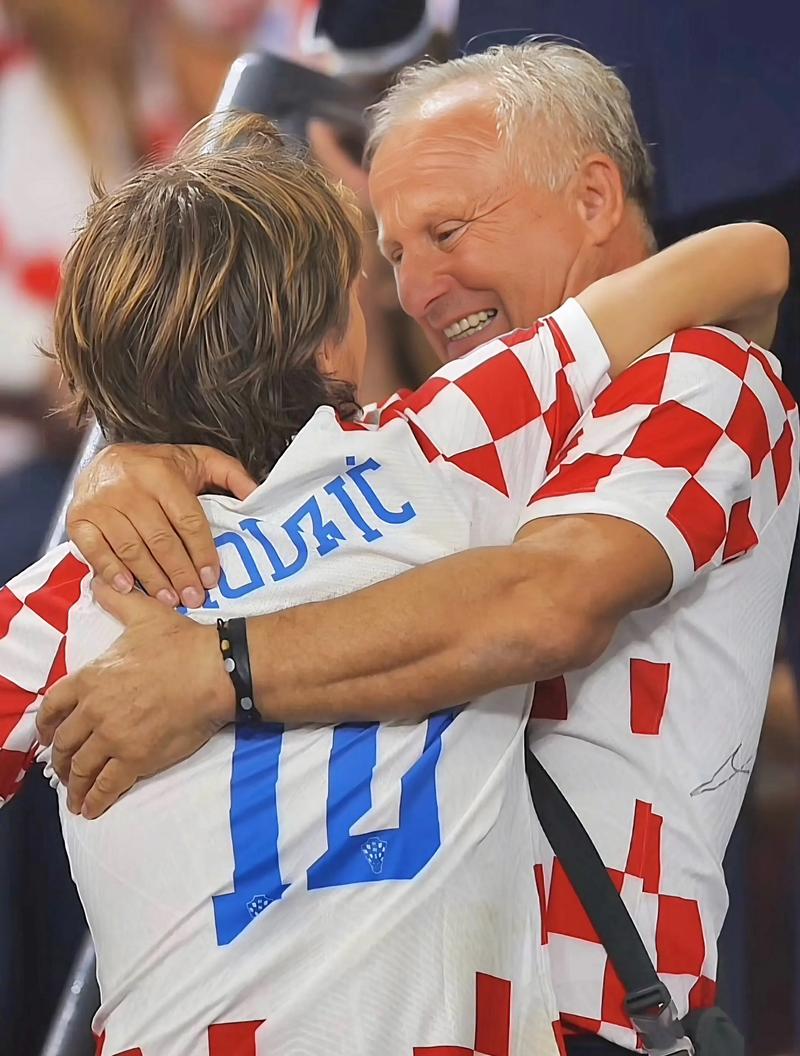 NBA：勇士末节发力 击败雷霆止住颓势