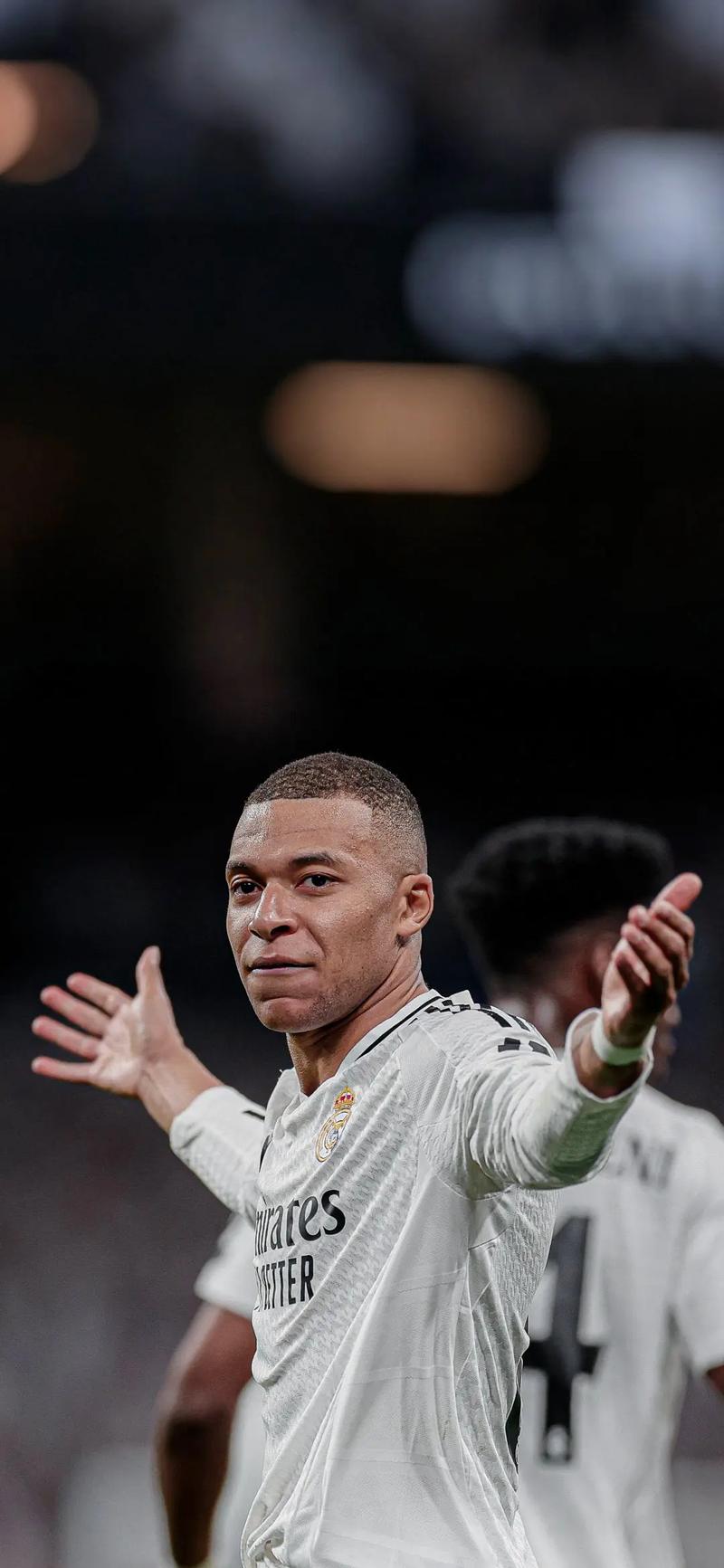 媒体人：海牛称兰克尔·泽经常擅自离队、缺席训练，因此拒绝续约